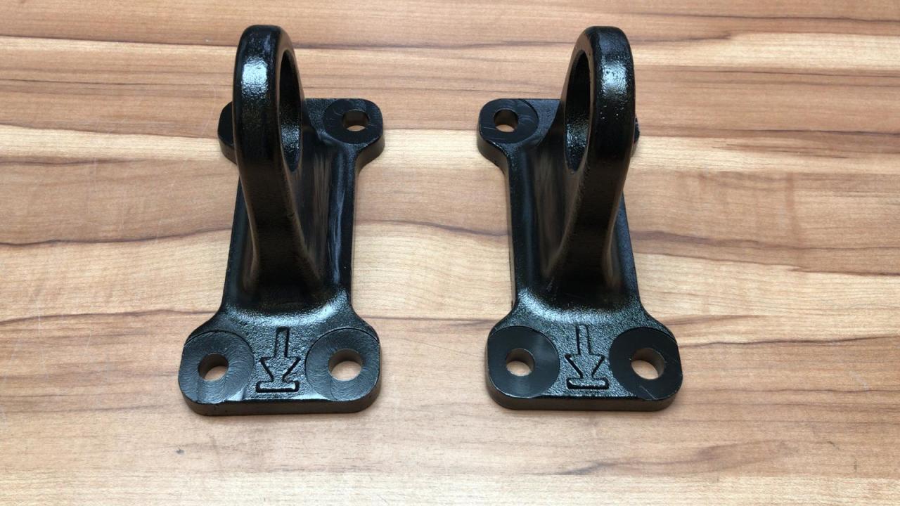 Yeni Defender 2020-2021-2022 Arka Çeki Kancası Siyah LR139442