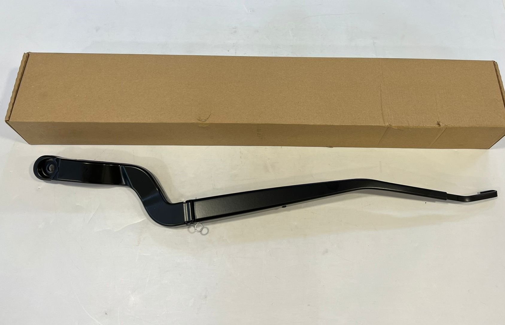 LR076843 Silecek Silgi Kolu Sol Range Rover