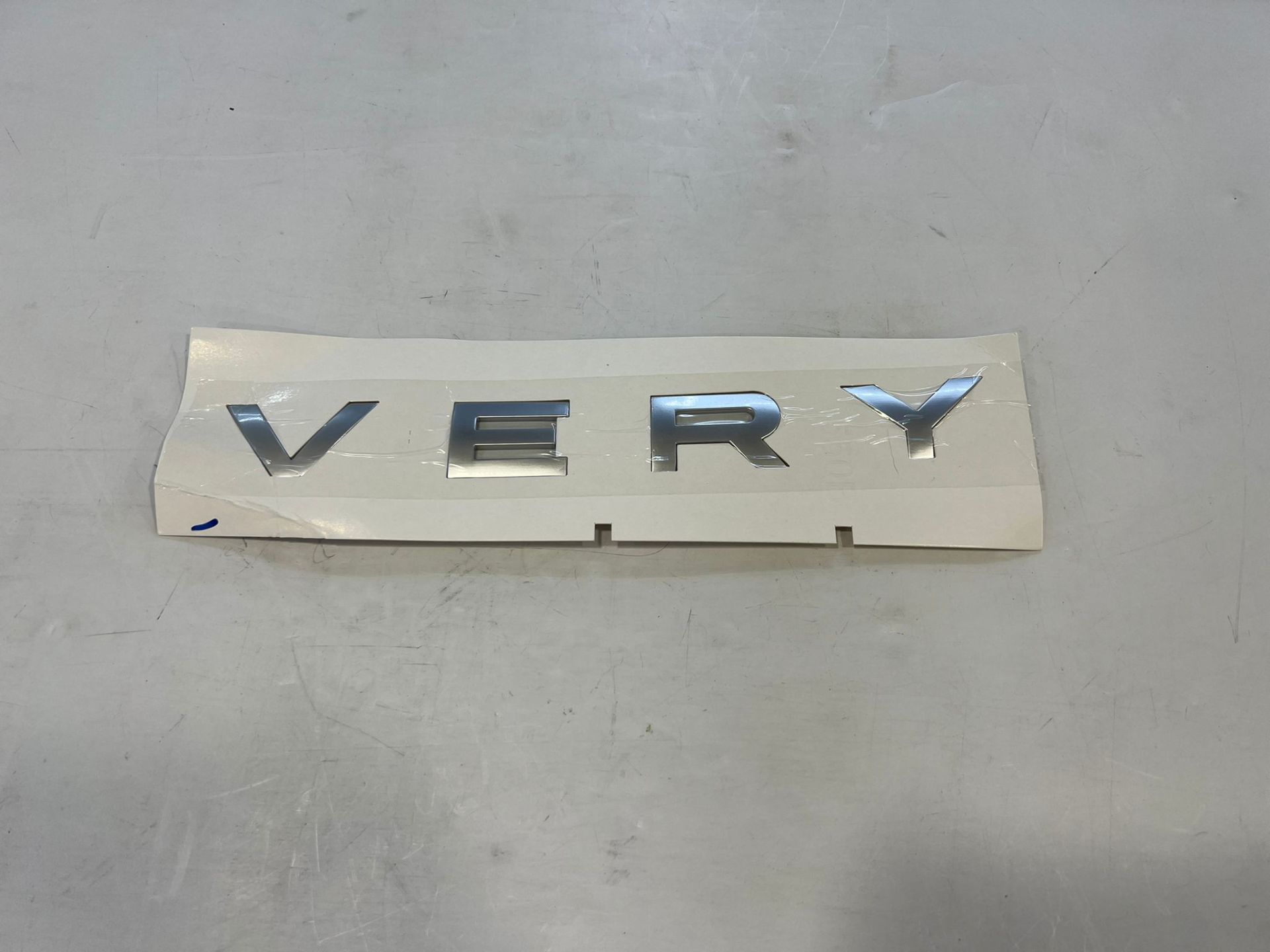 LR162802 LR063642 Ön Motor Kaput VERY Yazı Discovery Sport